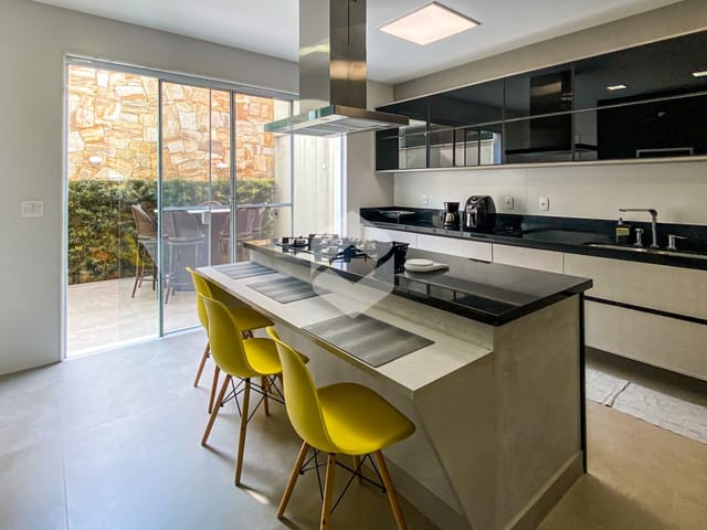 Casa com 320m² 4 quartos e 6 banheiros, à venda, no bairro Barra da Tijuca em Rio de Janeiro