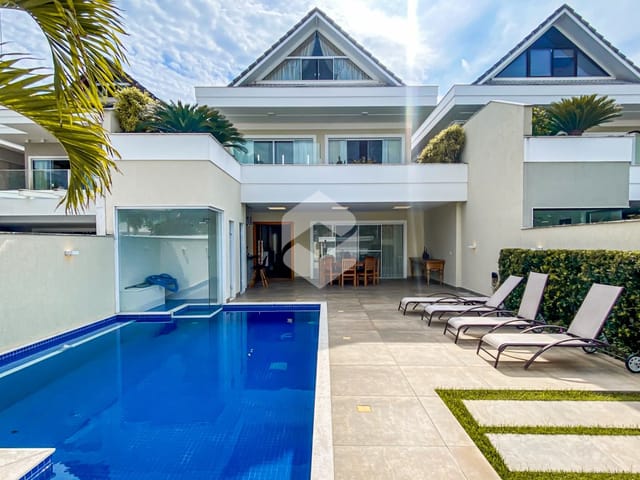 Casa com 320m² 4 quartos e 6 banheiros, à venda, no bairro Barra da Tijuca em Rio de Janeiro