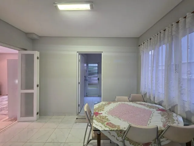 Casa 3 quartos e 5 banheiros, à venda, no bairro Vila Oliveira em Mogi das Cruzes