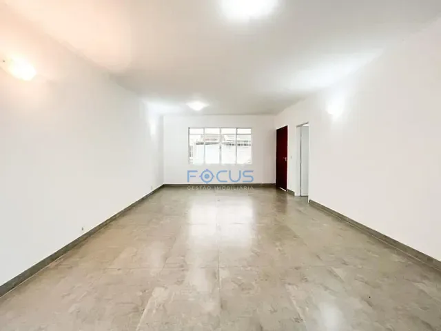 Casa com 250m² 3 quartos e 3 banheiros, à venda, no bairro Jardim Cica em Jundiaí