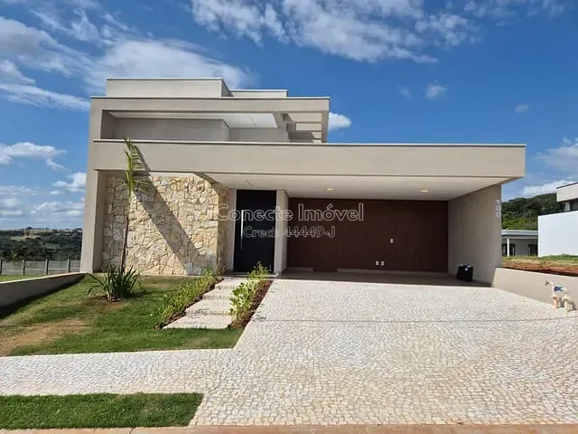Casa com 253m² 3 quartos e 2 banheiros, à venda, no bairro Loteamento São Pedro em Jaguariúna