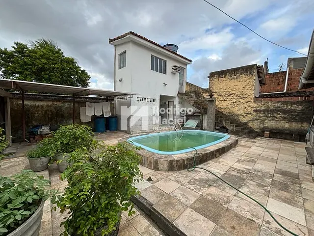 Casa 3 quartos e 2 banheiros, à venda, no bairro Várzea em Recife