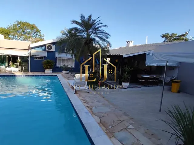 Casa com 600m² 3 quartos e 4 banheiros, à venda, no bairro Jardim das Américas em Cuiabá