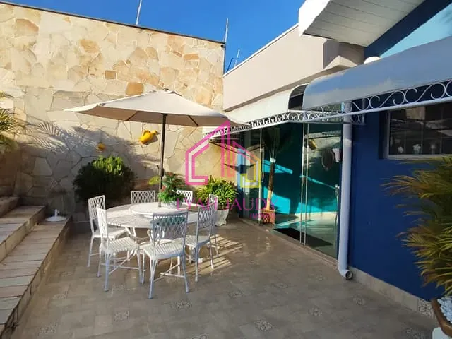 Casa com 600m² 3 quartos e 4 banheiros, à venda, no bairro Jardim das Américas em Cuiabá