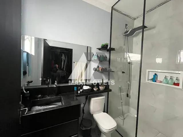 Casa com 180m² 3 quartos e 2 banheiros, à venda, no bairro JK em Araçuaí