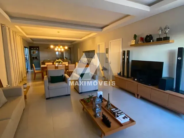 Casa com 180m² 3 quartos e 2 banheiros, à venda, no bairro JK em Araçuaí