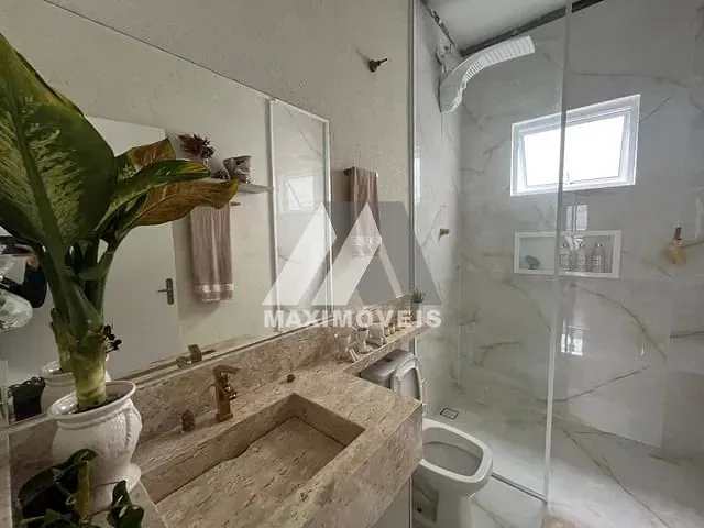 Casa com 180m² 3 quartos e 2 banheiros, à venda, no bairro JK em Araçuaí