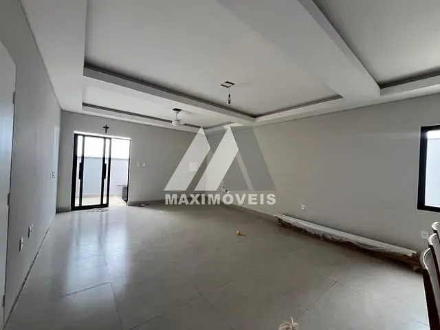 Casa com 180m² 3 quartos e 2 banheiros, à venda, no bairro JK em Araçuaí