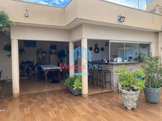 Casa com 287m² 3 quartos e 2 banheiros, à venda, no bairro Jardim Marajoara em Ituverava