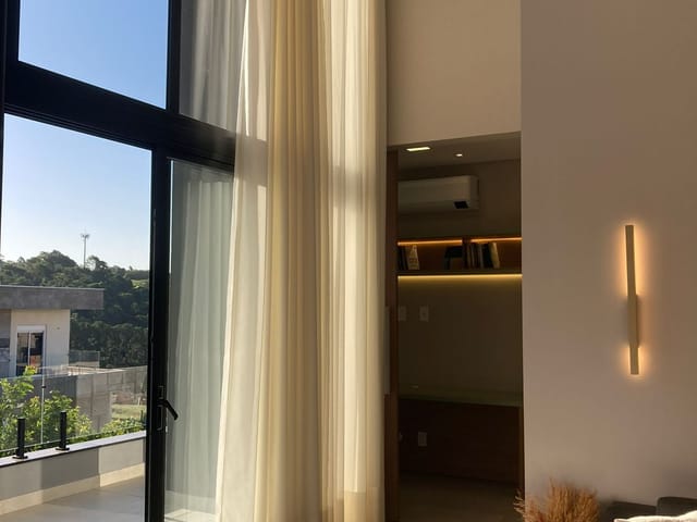 Casa com 360m² 3 quartos e 5 banheiros, à venda, no bairro Loteamento Brisas do Lago em Jundiaí