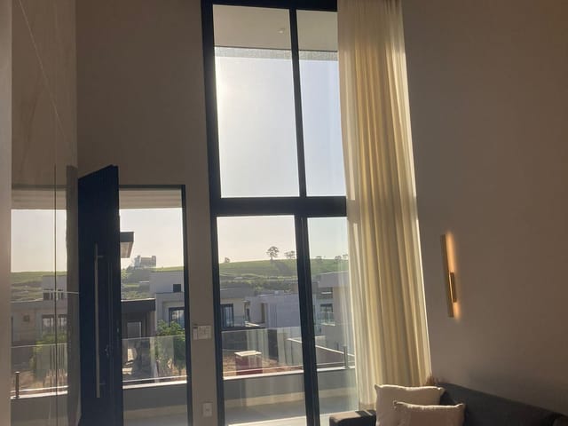 Casa com 360m² 3 quartos e 5 banheiros, à venda, no bairro Loteamento Brisas do Lago em Jundiaí