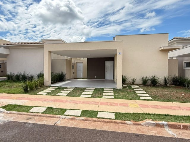 Casa com 143m² 3 quartos e 3 banheiros, para alugar, no bairro Tiradentes em Campo Grande