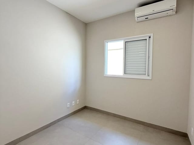 Casa com 143m² 3 quartos e 3 banheiros, para alugar, no bairro Tiradentes em Campo Grande