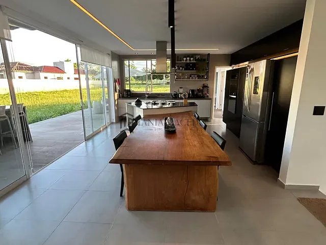 Casa com 602m² 4 quartos e 6 banheiros, à venda, no bairro Aldeia dos Camarás em Camaragibe