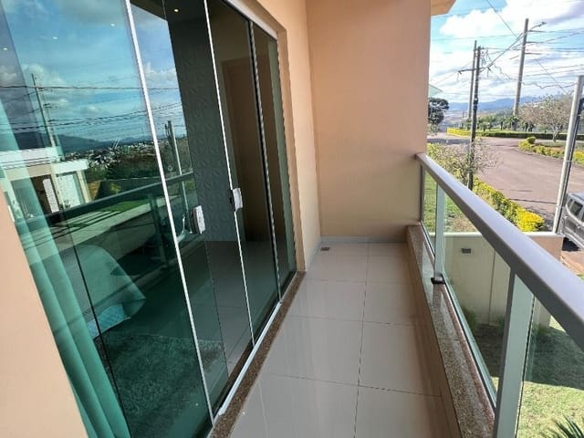 Casa 3 quartos e 4 banheiros, à venda, no bairro Vista da Mantiqueira em Extrema