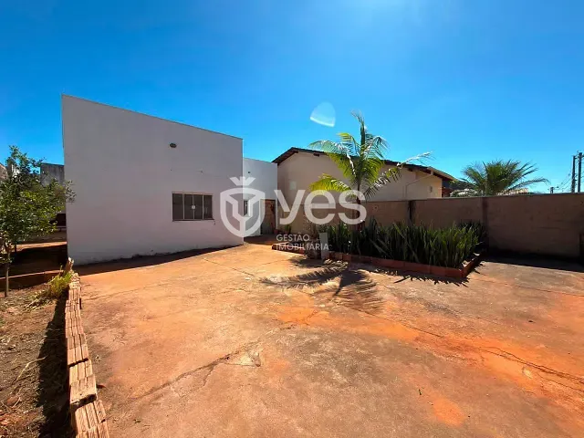 Casa 2 quartos e 1 banheiro, à venda, no bairro Jardim Europa em Araxá