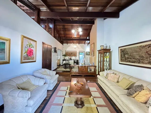 Casa com 634m² 3 quartos e 4 banheiros, à venda, no bairro Itoupava Seca em Blumenau