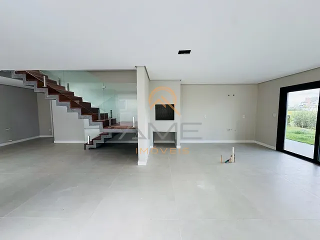 Casa 3 quartos e 4 banheiros, à venda, no bairro Laranjal em Pelotas