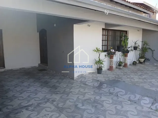 Casa com 400m² 3 quartos e 1 banheiro, à venda, no bairro Jardim Rosely em Pindamonhangaba