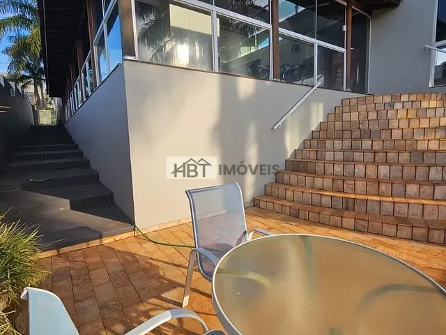 Casa 4 quartos e 5 banheiros, à venda, no bairro Nova Iacanga em Iacanga