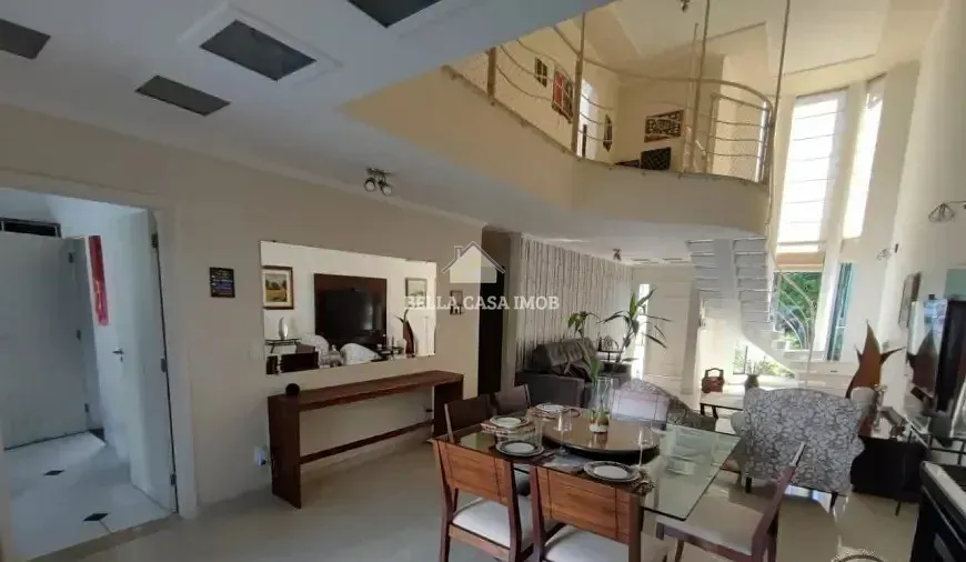 Casa, 3 quartos, 250 m² - Foto 1