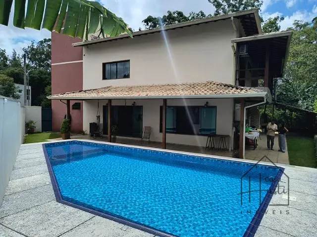 Casa com 510m² 4 quartos e 4 banheiros, à venda ou para alugar, no bairro Quinta dos Angicos em Cotia