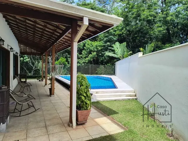 Casa com 510m² 4 quartos e 4 banheiros, à venda ou para alugar, no bairro Quinta dos Angicos em Cotia