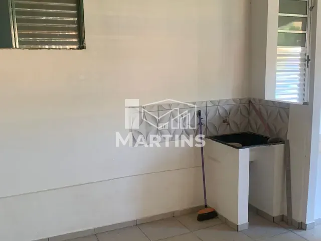 Casa 2 quartos e 1 banheiro, para alugar, no bairro Jardim Leônidas Moreira em São Paulo