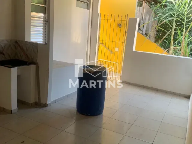 Casa 2 quartos e 1 banheiro, para alugar, no bairro Jardim Leônidas Moreira em São Paulo