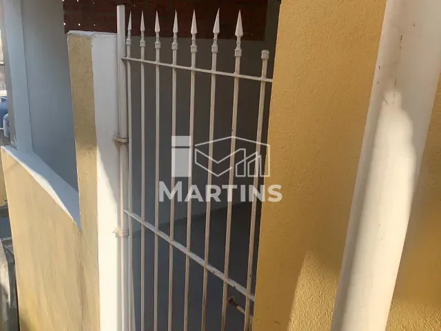 Casa 2 quartos e 1 banheiro, para alugar, no bairro Jardim Leônidas Moreira em São Paulo