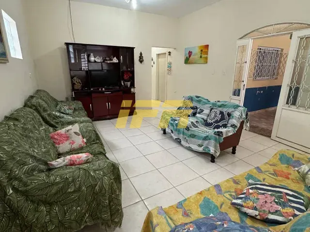 Casa com 300m² 4 quartos e 3 banheiros, à venda, no bairro Perequê Açu em Ubatuba