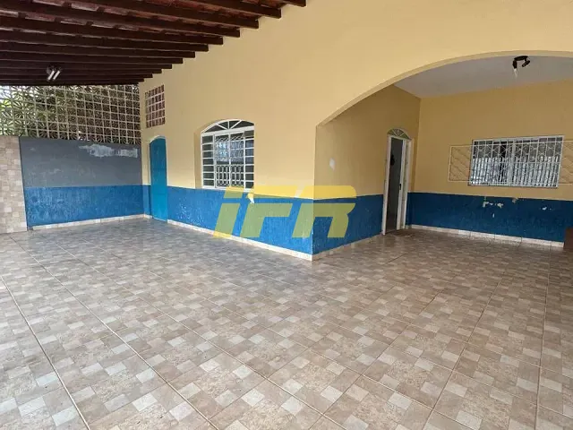 Casa com 300m² 4 quartos e 3 banheiros, à venda, no bairro Perequê Açu em Ubatuba
