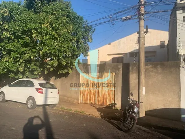 Casa com 4685m² 5 quartos e 3 banheiros, à venda, no bairro JARDIM DO CARMO em ARARAQUARA