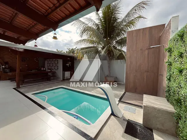 Casa com 360m² 2 quartos e 2 banheiros, à venda, no bairro São Francisco em Araçuaí