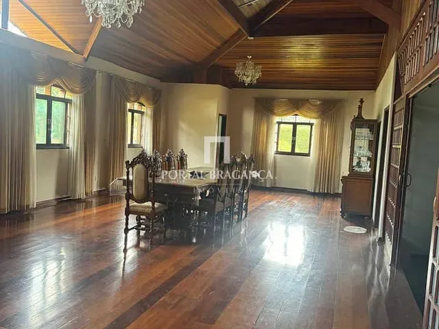 Casa 7 quartos e 7 banheiros, à venda, no bairro Guaripocaba em Bragança Paulista