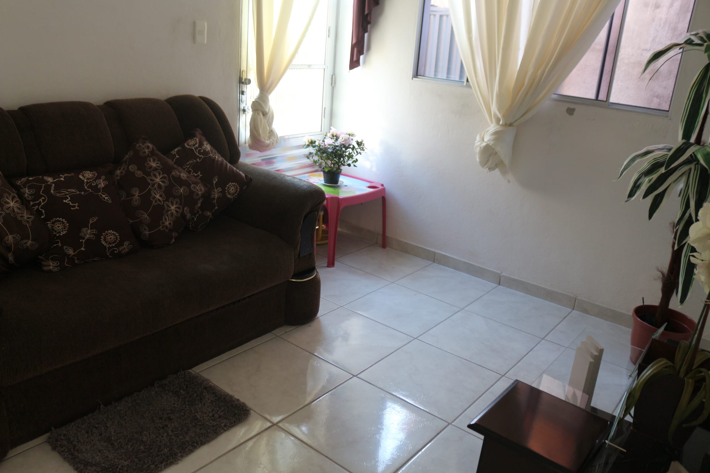 Casa à venda, com 7 quartos, 1 suíte, 9 banhos, 8 vagas, com 533 metros de área construída, Xangrilá, Contagem, MG miniatura 8