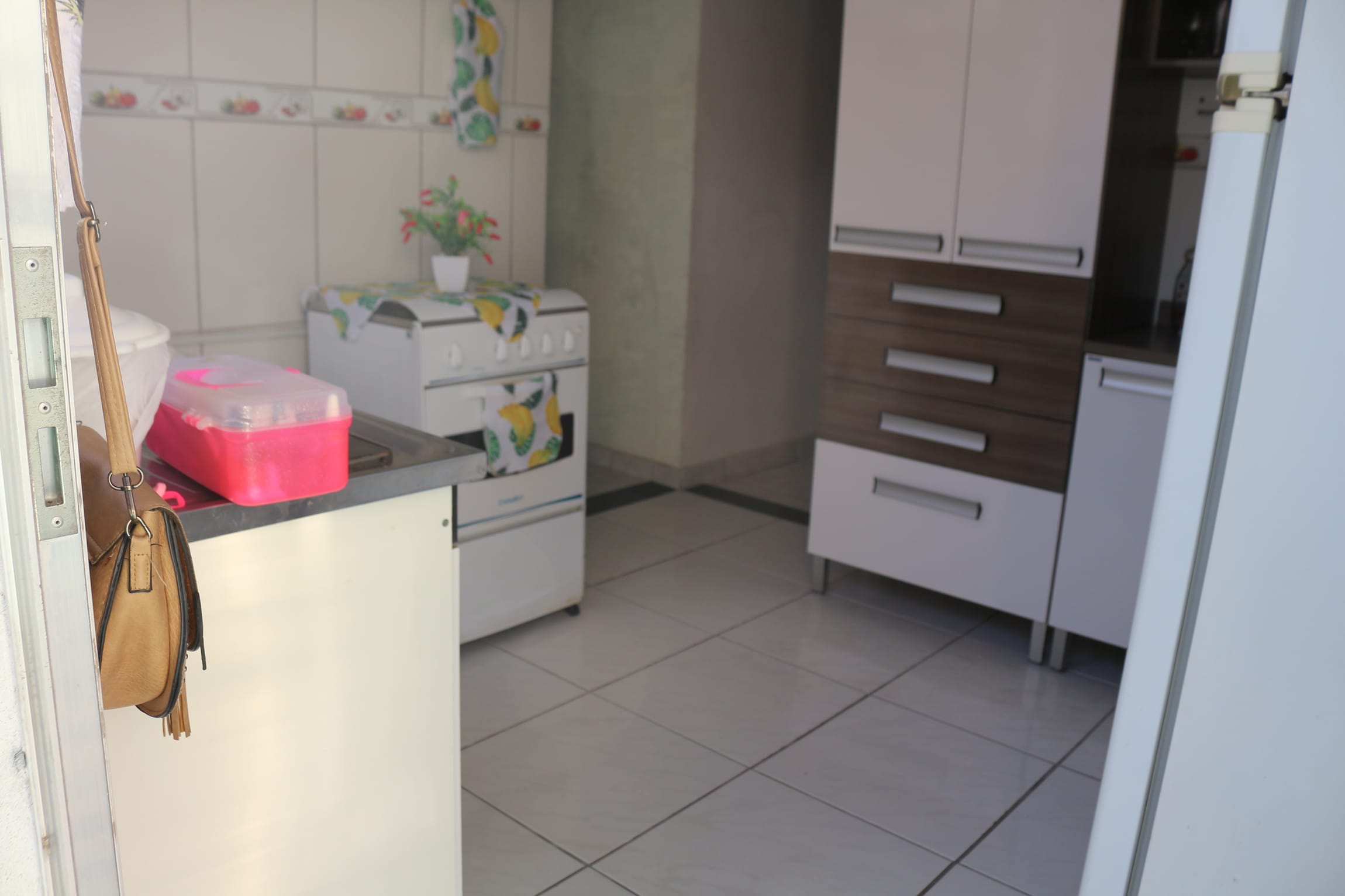 Casa à venda, com 7 quartos, 1 suíte, 9 banhos, 8 vagas, com 533 metros de área construída, Xangrilá, Contagem, MG miniatura 11