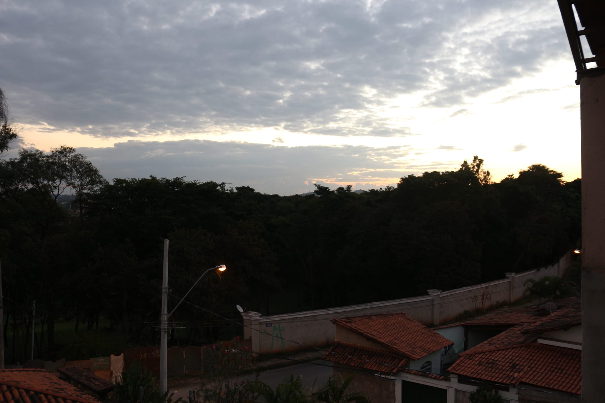 Casa à venda, com 7 quartos, 1 suíte, 9 banhos, 8 vagas, com 533 metros de área construída, Xangrilá, Contagem, MG miniatura 17