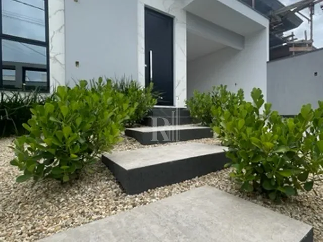 Casa com 270m² 3 quartos e 2 banheiros, à venda, no bairro Areias em Tijucas