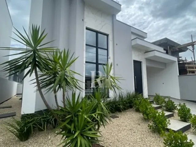 Casa com 270m² 3 quartos e 2 banheiros, à venda, no bairro Areias em Tijucas