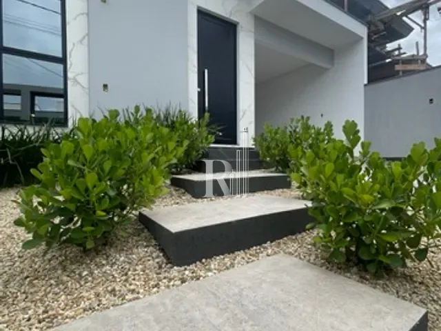 Casa com 270m² 3 quartos e 2 banheiros, à venda, no bairro Areias em Tijucas