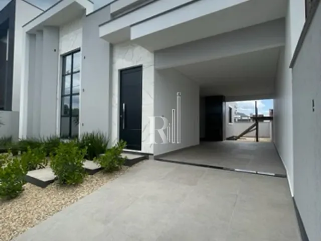 Casa com 270m² 3 quartos e 2 banheiros, à venda, no bairro Areias em Tijucas
