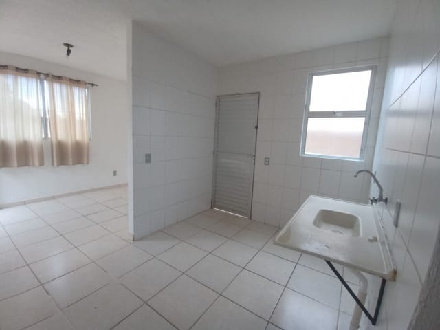 Casa com 160m² 2 quartos e 1 banheiro, para alugar, no bairro Parque dos Resedás 3 em São João da Boa Vista