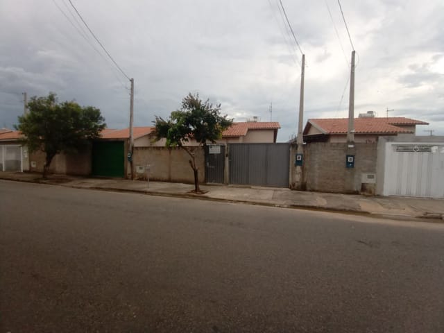 Casa com 160m² 2 quartos e 1 banheiro, para alugar, no bairro Parque dos Resedás 3 em São João da Boa Vista