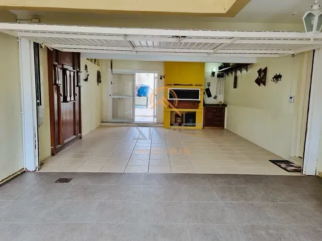 Casa 3 quartos e 3 banheiros, à venda ou para alugar, no bairro Três Vendas em Pelotas