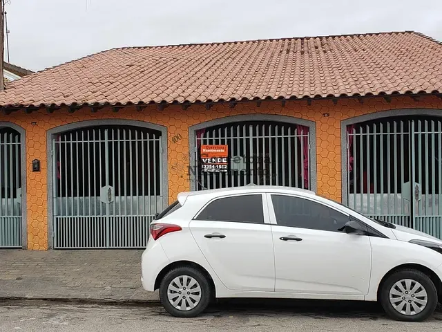 Casa com 300m² 3 quartos e 2 banheiros, à venda, no bairro Jardim Santa Maria em Jacareí