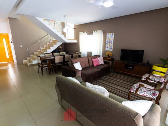 Casa com 300m², à venda, no bairro Centro em Tremembé