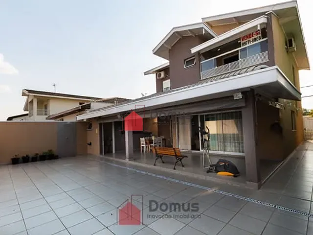 Casa com 300m², à venda, no bairro Centro em Tremembé