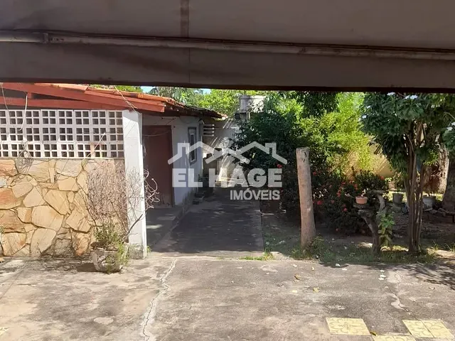 Casa com 800m² 3 quartos e 3 banheiros, à venda, no bairro Coxipó em Cuiabá