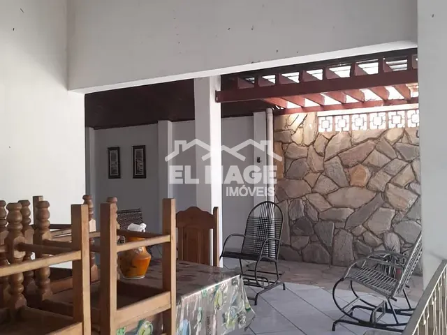 Casa com 800m² 3 quartos e 3 banheiros, à venda, no bairro Coxipó em Cuiabá